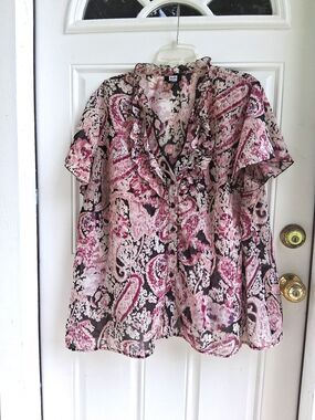 310 Women's Pink Floral Ruffles & Lace Button Front Top 22/24 Studio 1940